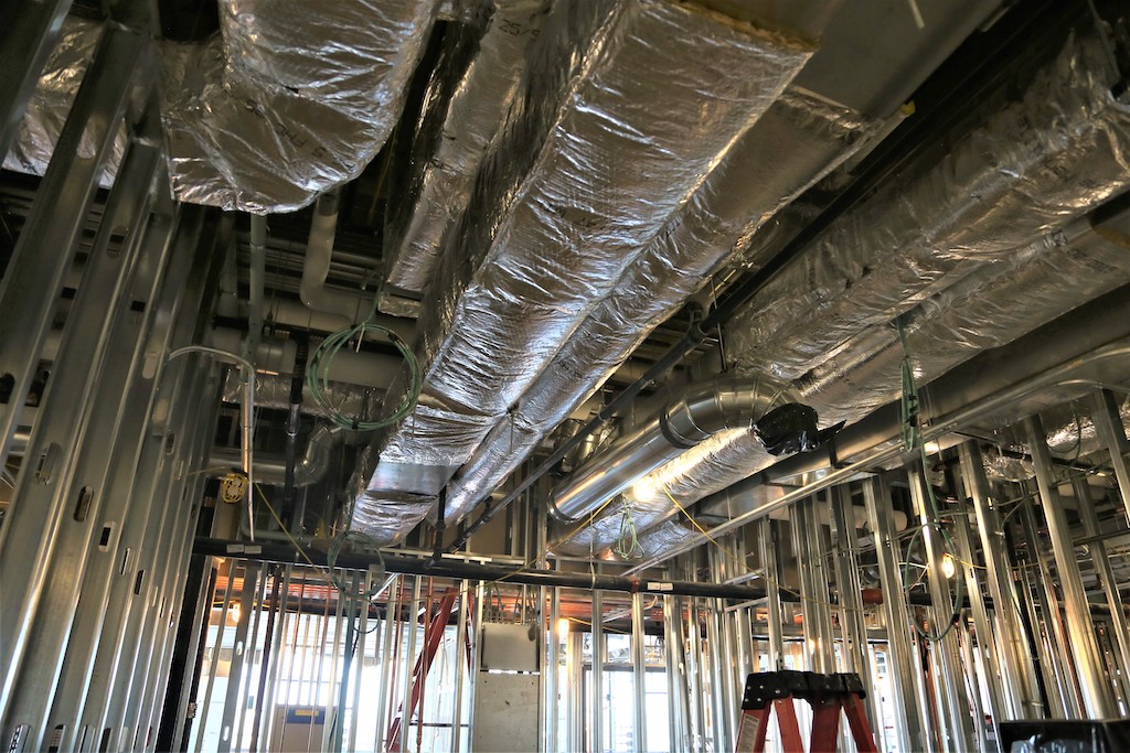 ceiling ductwork